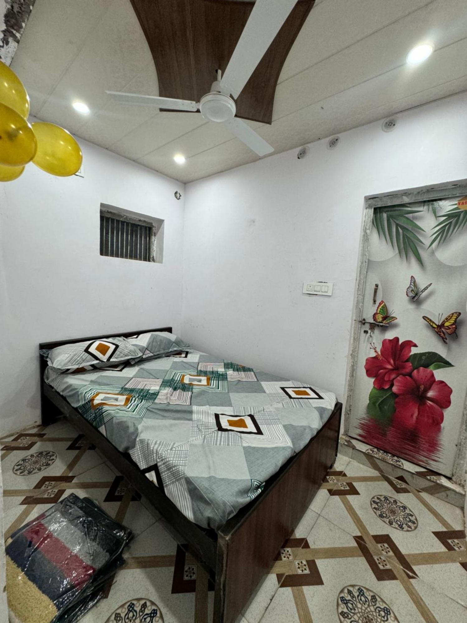 Pakhi Residency Hotel Vrindāvan Exterior foto