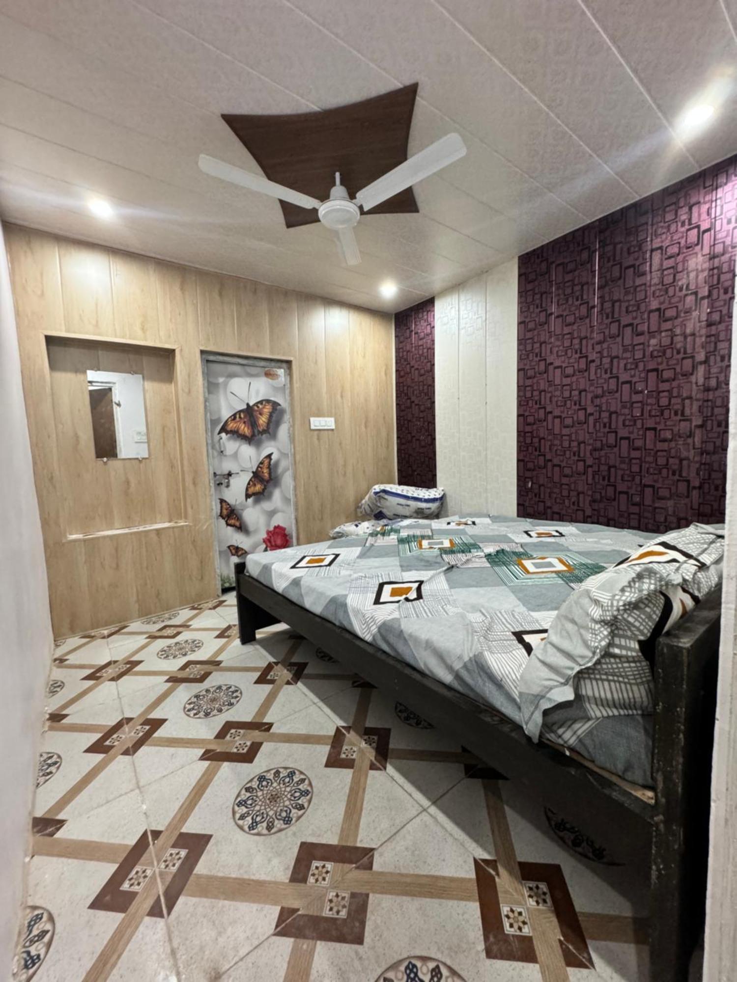 Pakhi Residency Hotel Vrindāvan Exterior foto
