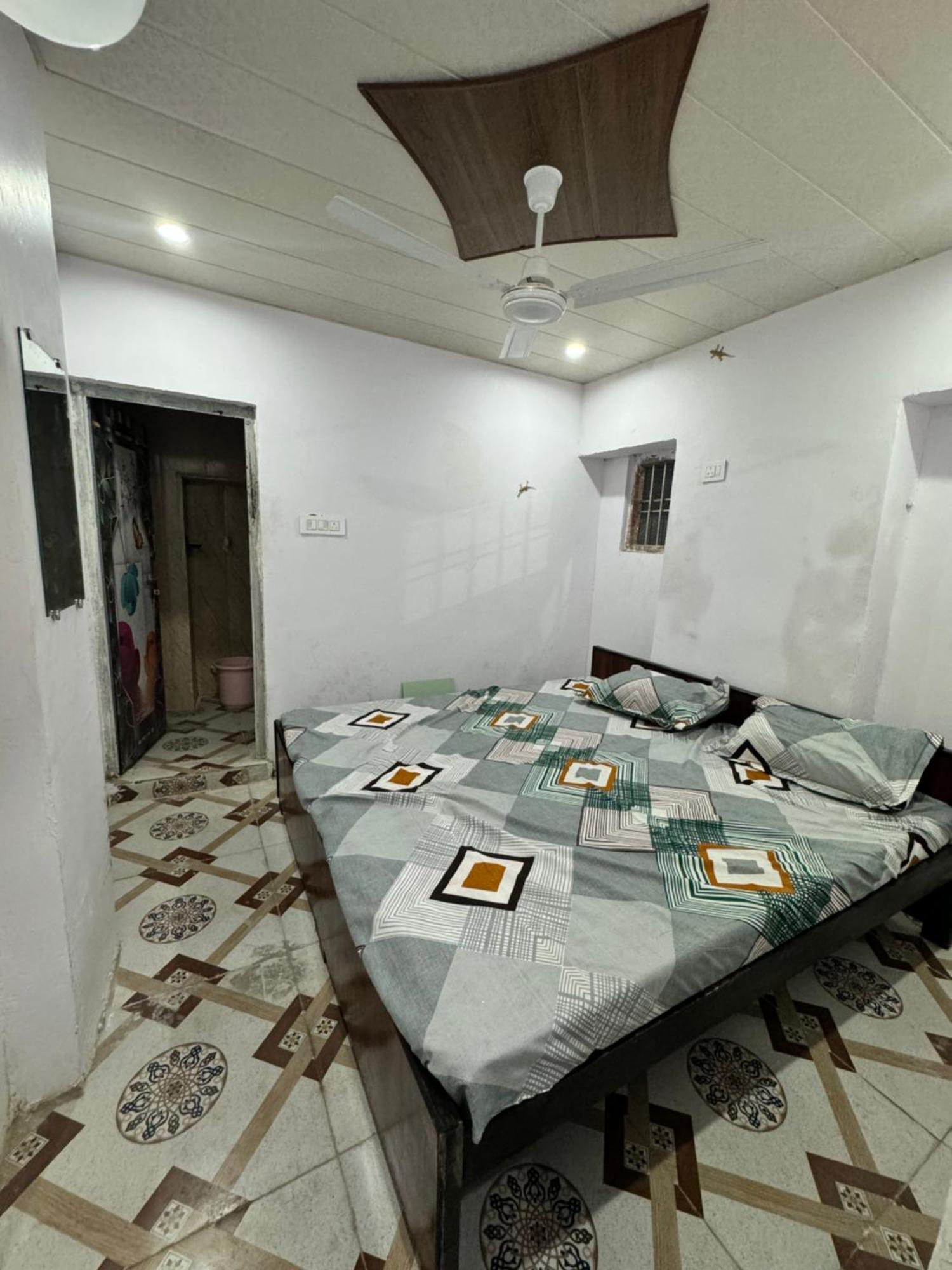 Pakhi Residency Hotel Vrindāvan Exterior foto