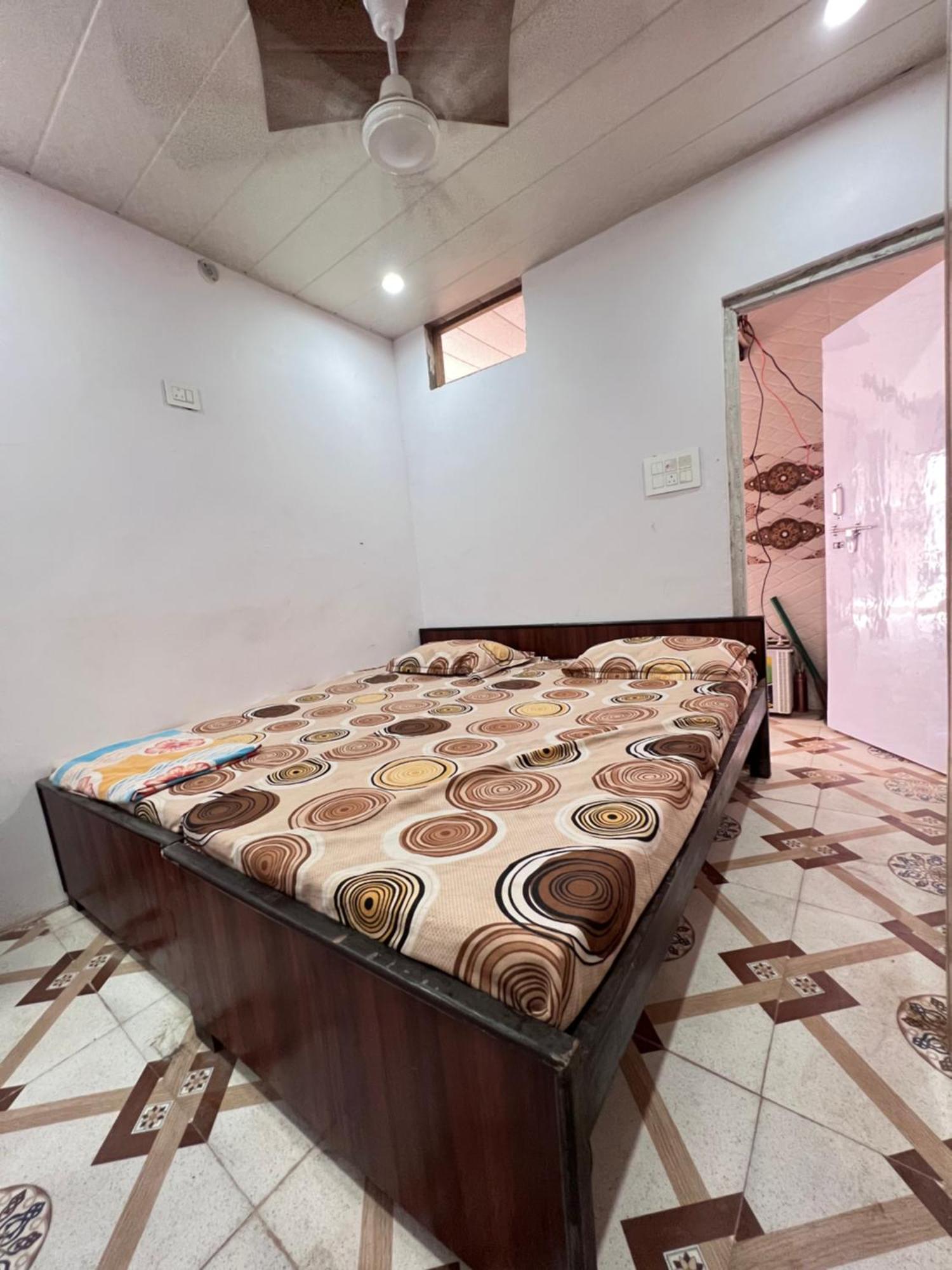 Pakhi Residency Hotel Vrindāvan Exterior foto